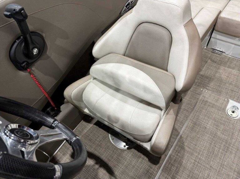 2018 Crownline 235 SS US-KIS84545A818 [photo 9]